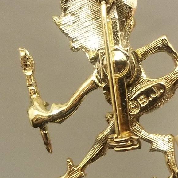 Elf pin, signed B.J., moving arm- great condition! - Picture 4 of 4